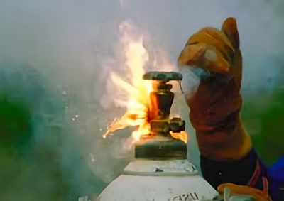 A fire from a leaking silane cylinder: from: https://sesha.org/wp-content/uploads/2019/11/Silane-Safety.pdf